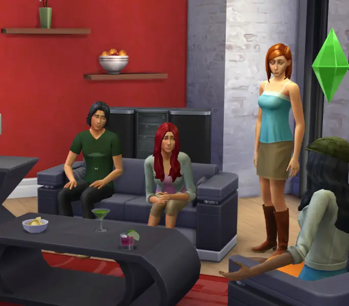 Sims 4 karaktere sidder i en sofaen